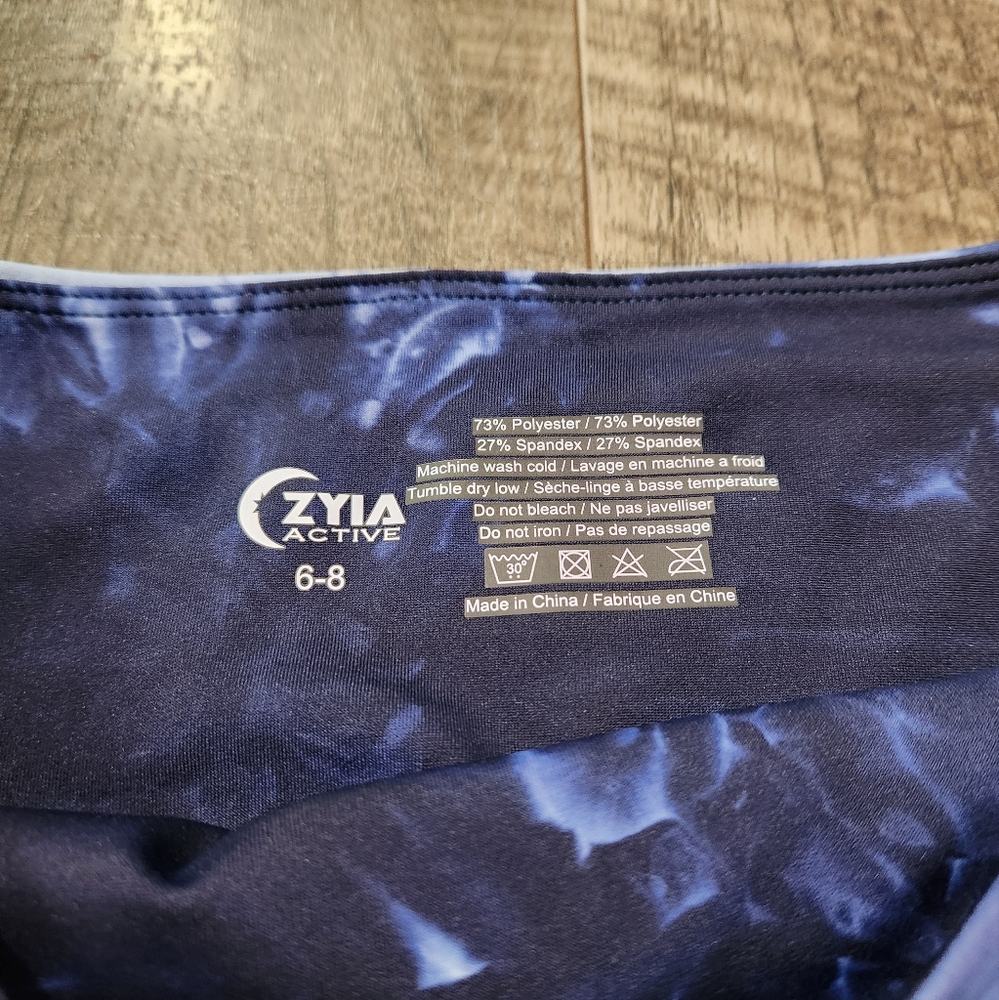 Zyia Navy Hendrix Pocket Light N Tight High Rise Capri - Sizw 6-8 NWT - Picture 3 of 5